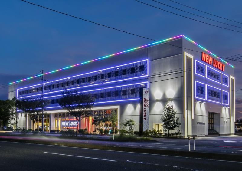 スロットニューラッキー古正寺店の店舗画像